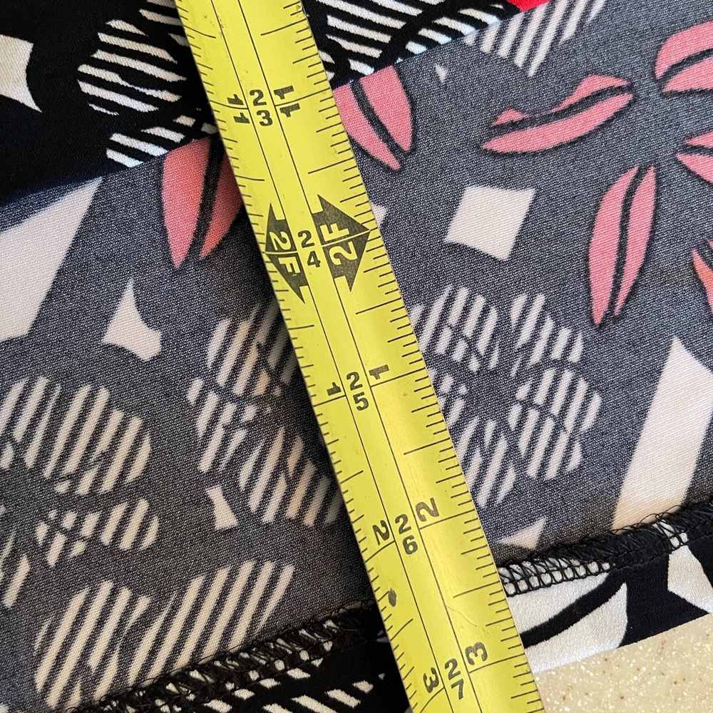 Anne Klein Faux Wrap Dress Sz Lg Floral Graphic Print Blk Wht Red Hi Low Hem - Picture 5 of 6